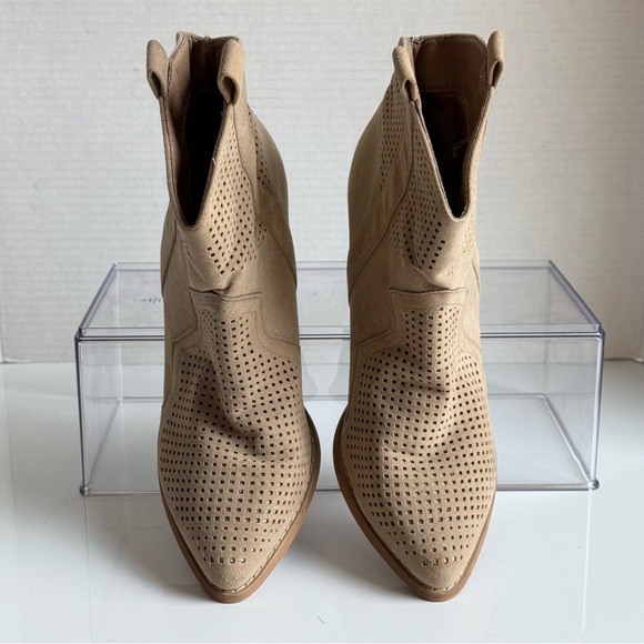 Yoki Tan Western Ankle Booties with Perforated Design Size 8 - Picture 7 of 12